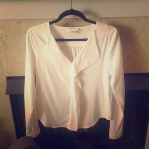 Beautiful white Calvin Klein blouse. Xs.
